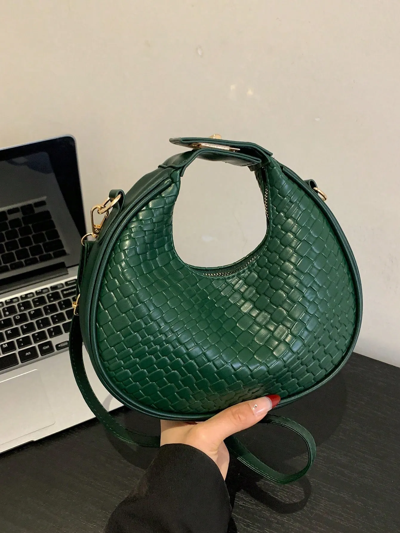 Adjustable Strap Zipper Closure Shoulder Bag