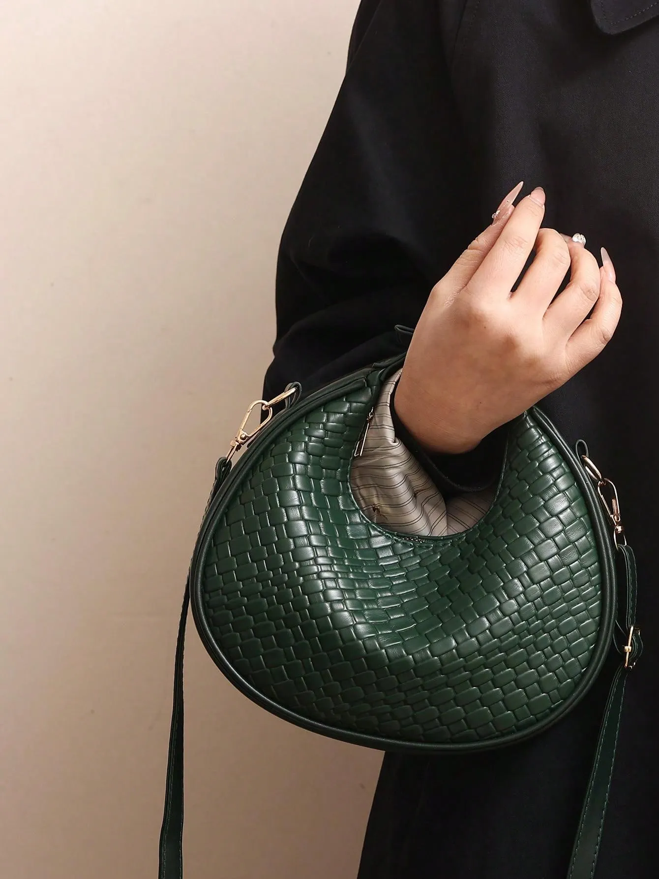 Adjustable Strap Zipper Closure Shoulder Bag