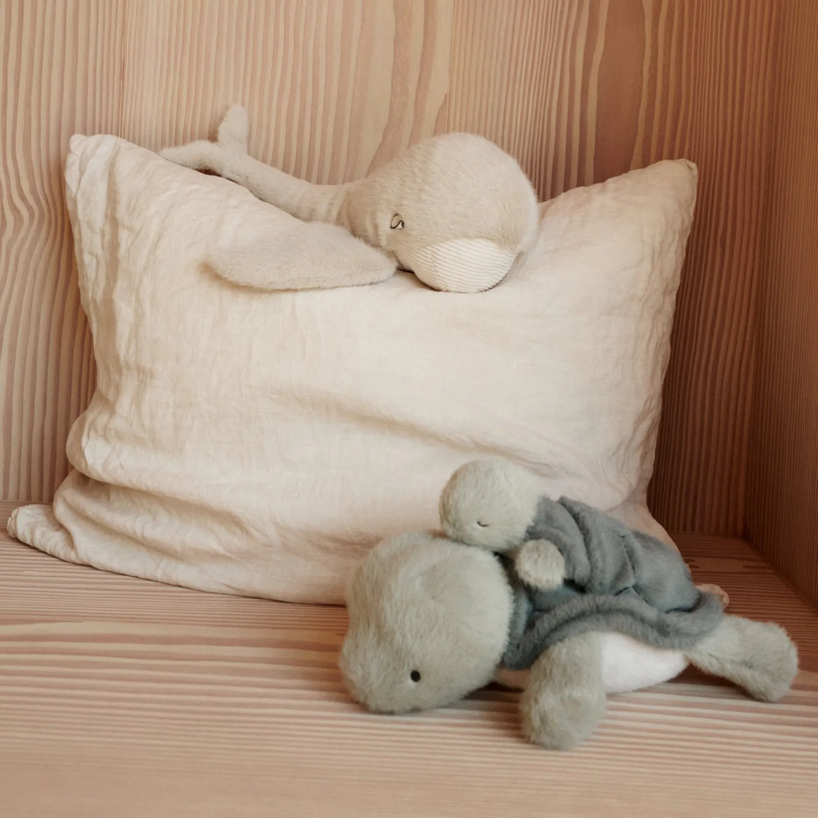 Berto Plush Whale Teddy (Mist)