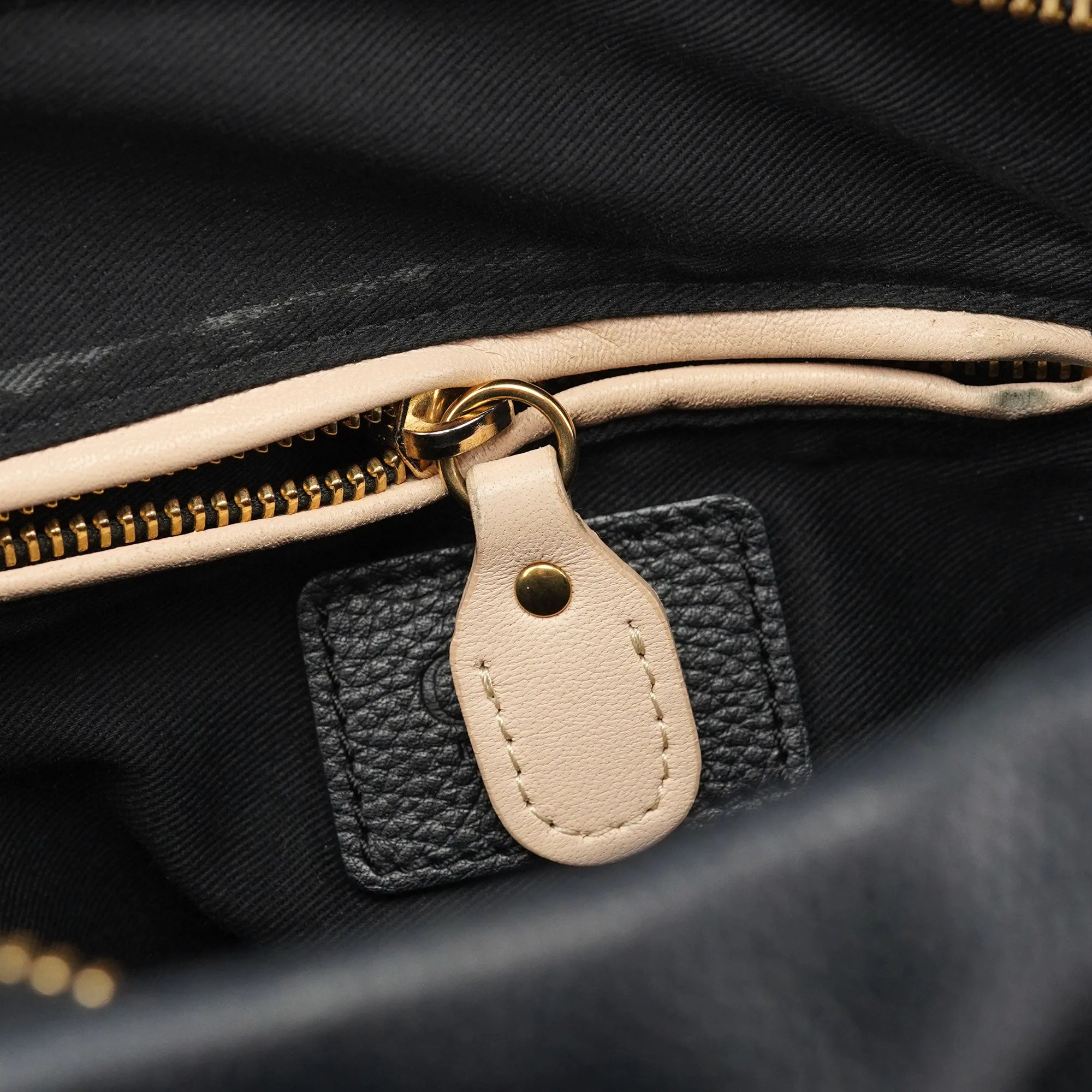 Black Leather Paraty 2-Way Shoulder Bag