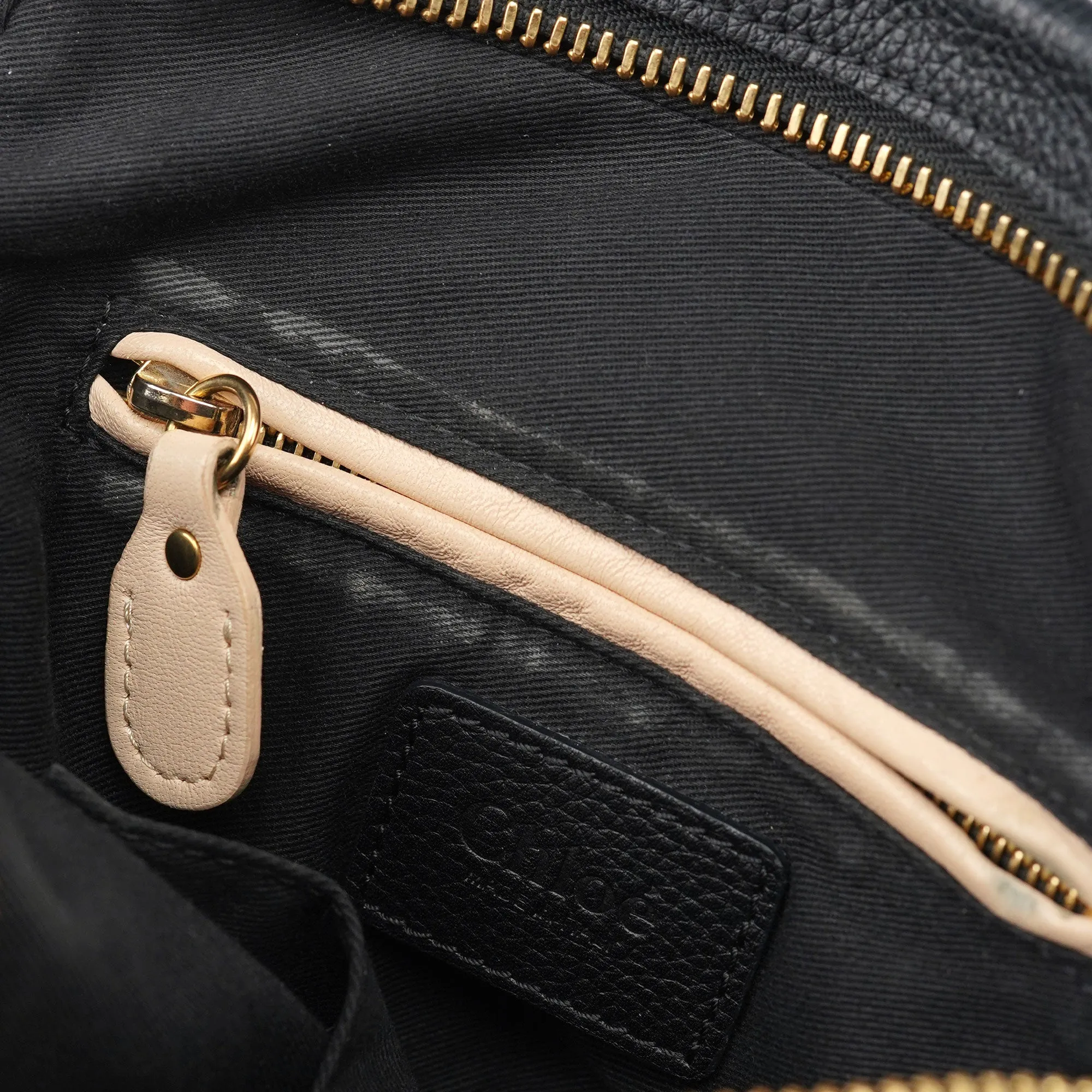 Black Leather Paraty 2-Way Shoulder Bag