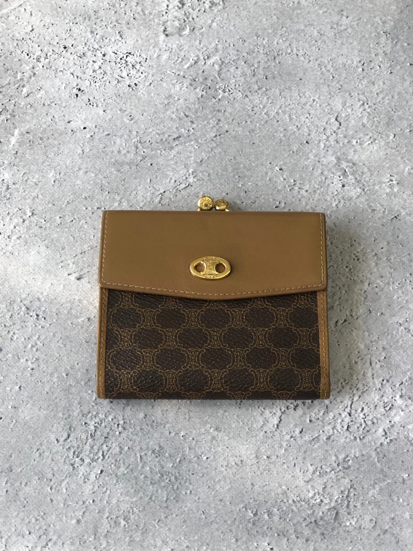 CELINE Blason Metal Clasp Folded Wallet Brown Vintage ru4mv4