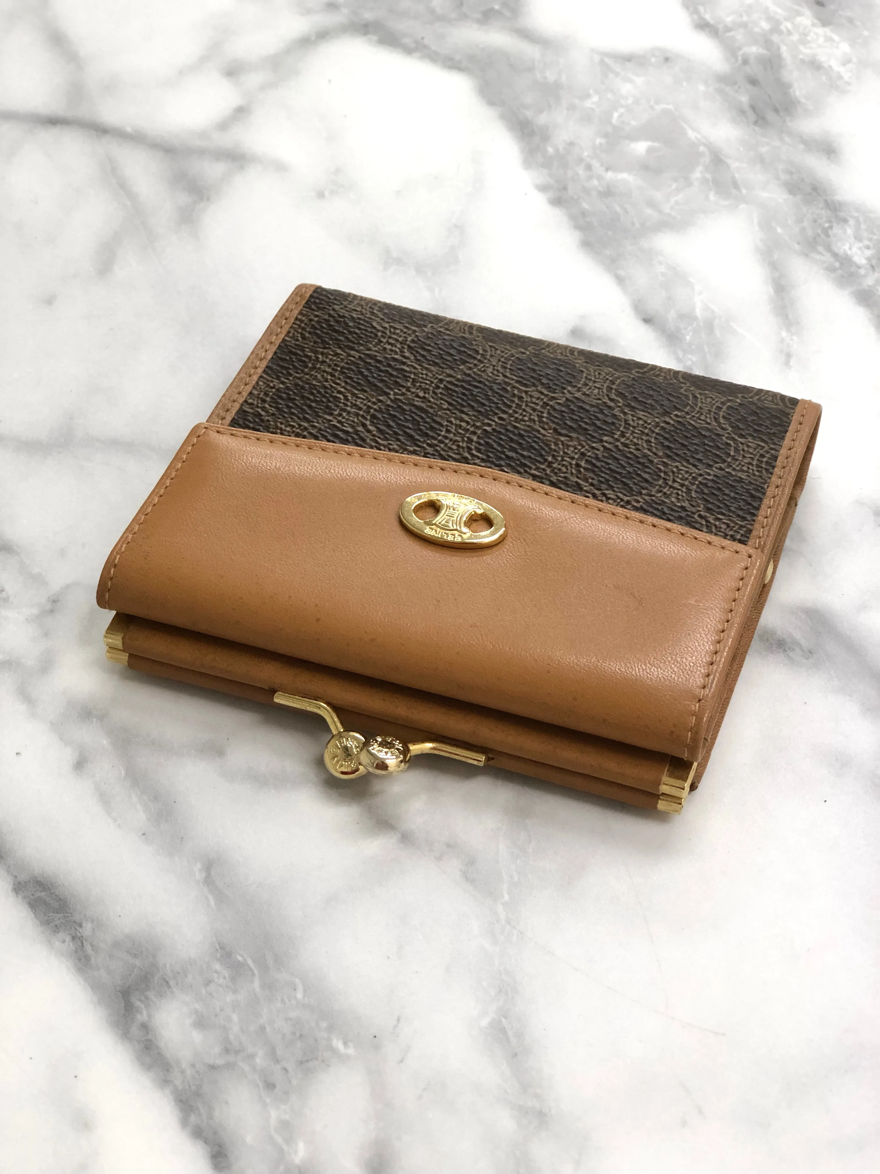 CELINE Macadam Blason Metal Clasp Wallet Brown Vintage 6z8bzg