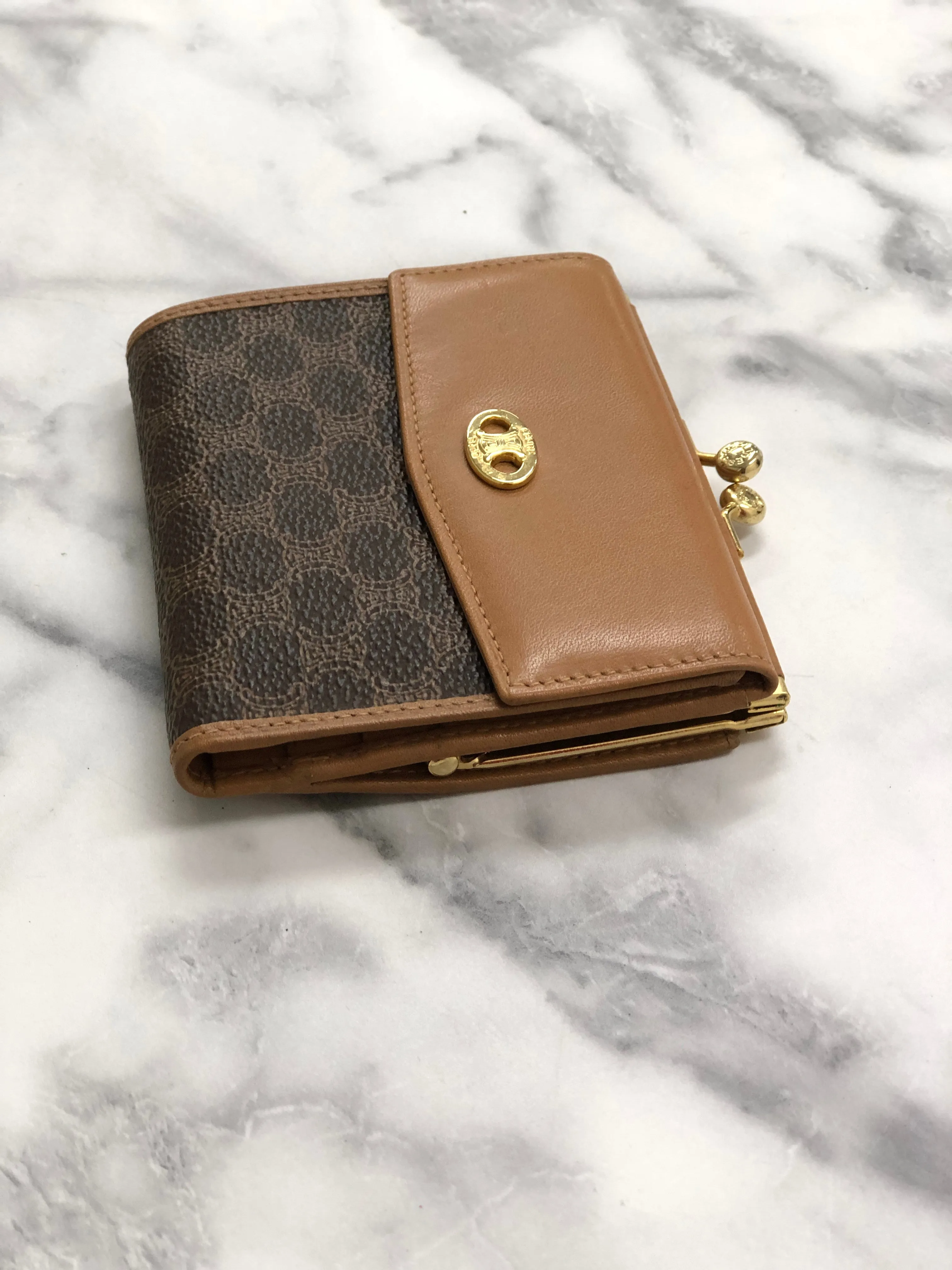 CELINE Macadam Blason Metal Clasp Wallet Brown Vintage 6z8bzg