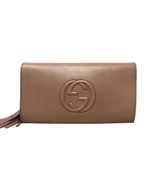 Gucci Tan Pebbled 'Soho' GG Logo Tassel MD Clutch