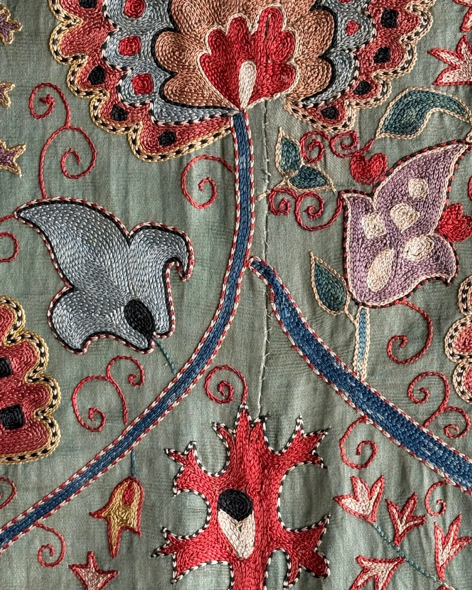 Hand Stitched Suzani (CSSU088124 | 84 x 109")