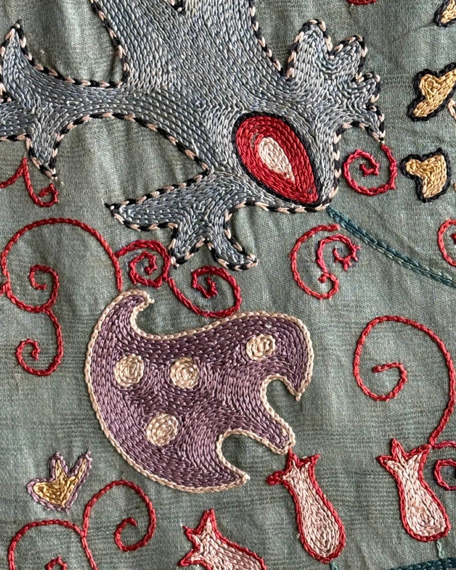 Hand Stitched Suzani (CSSU088124 | 84 x 109")