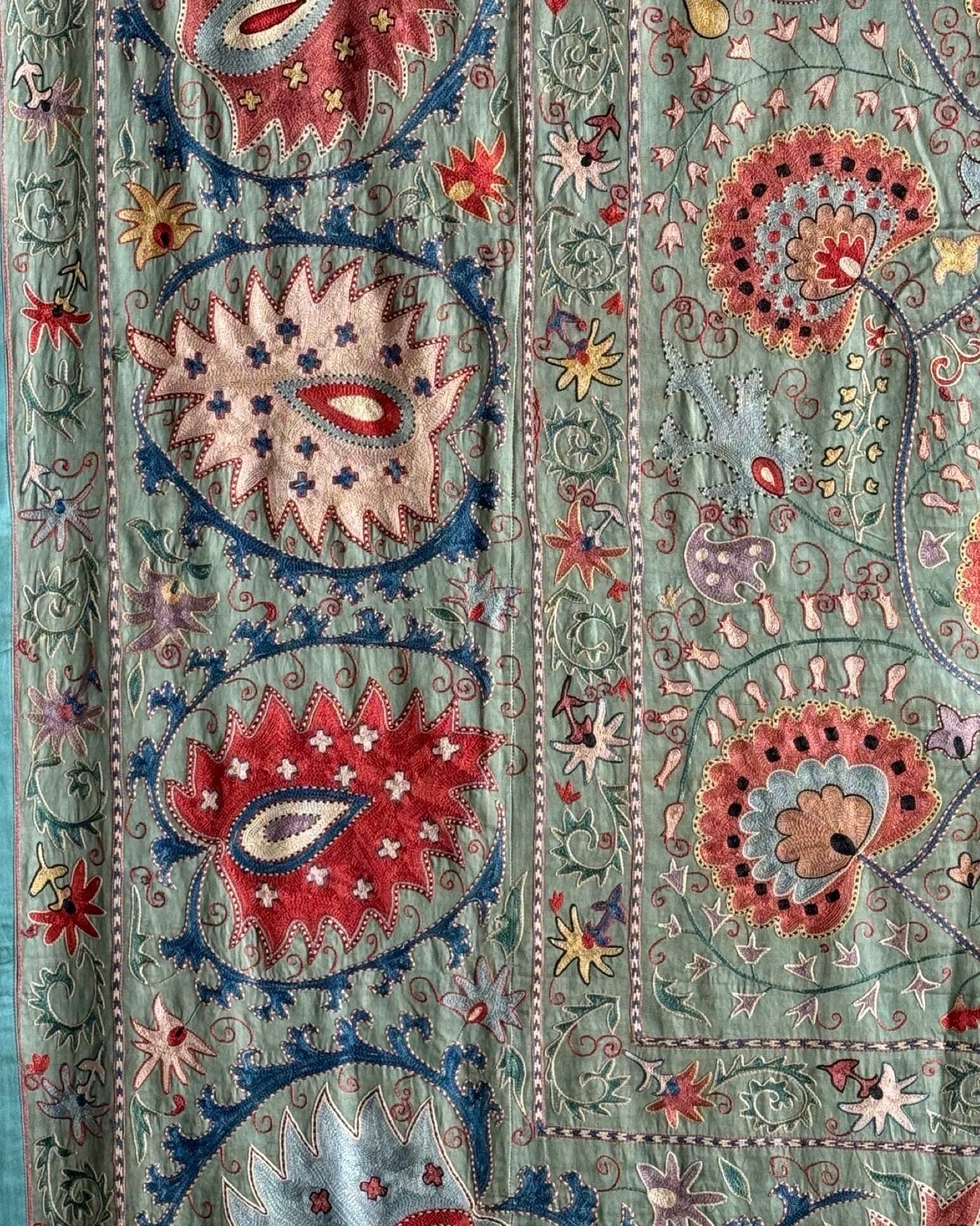 Hand Stitched Suzani (CSSU088124 | 84 x 109")