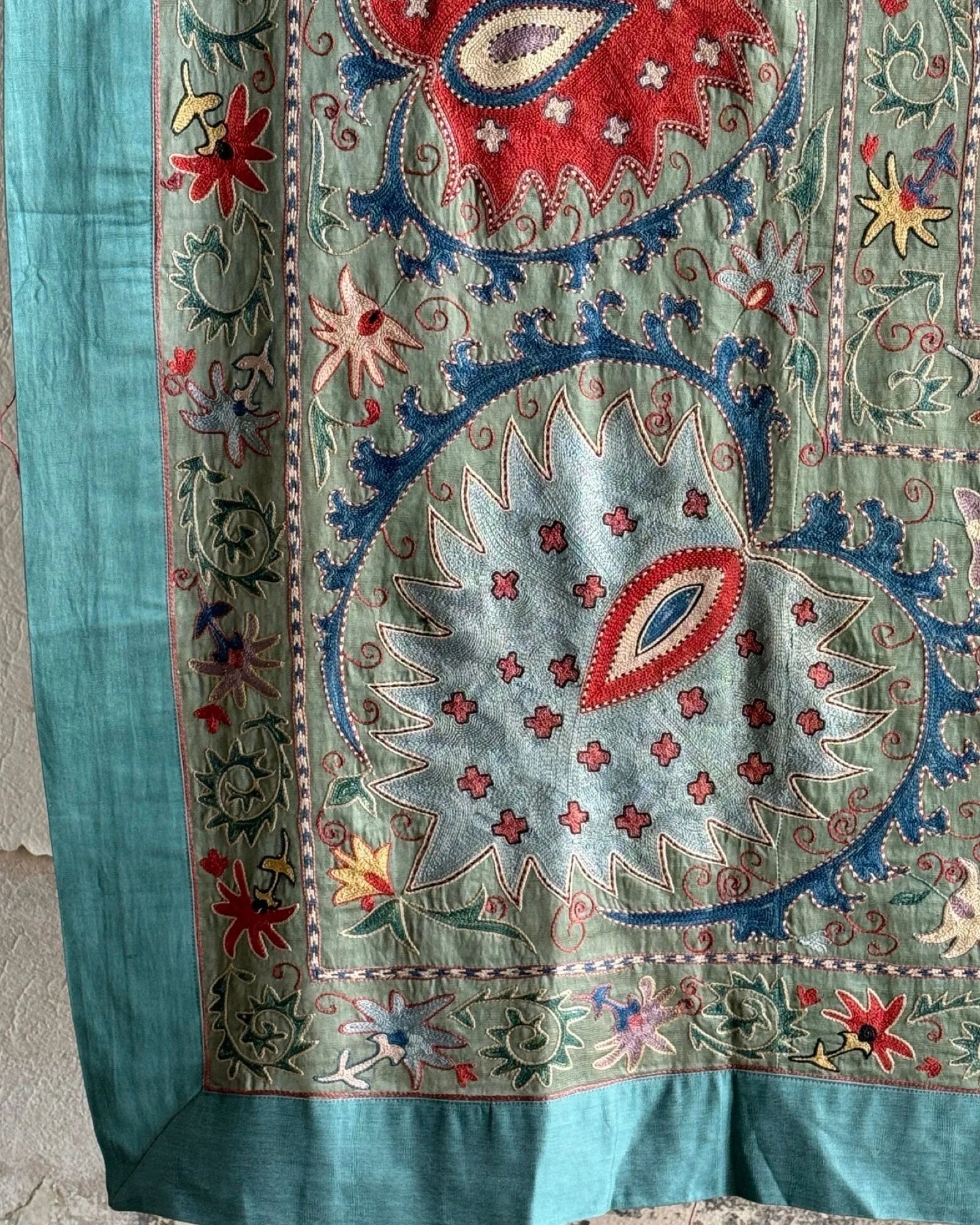 Hand Stitched Suzani (CSSU088124 | 84 x 109")