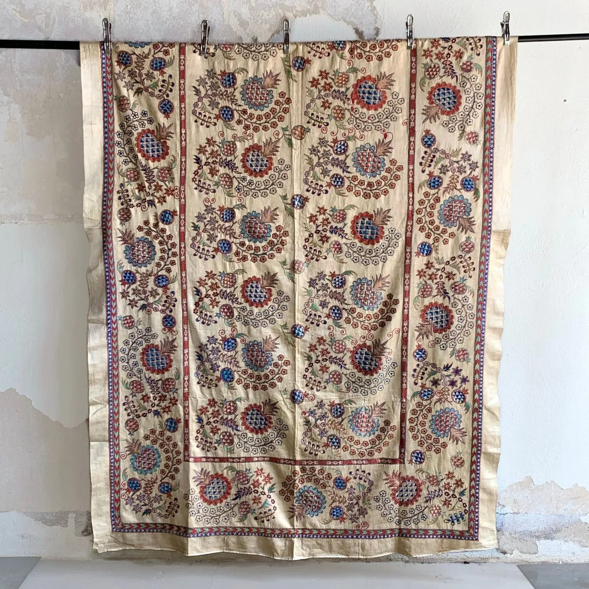 Hand Stitched Suzani (CSSU212221 | 61 x 96")