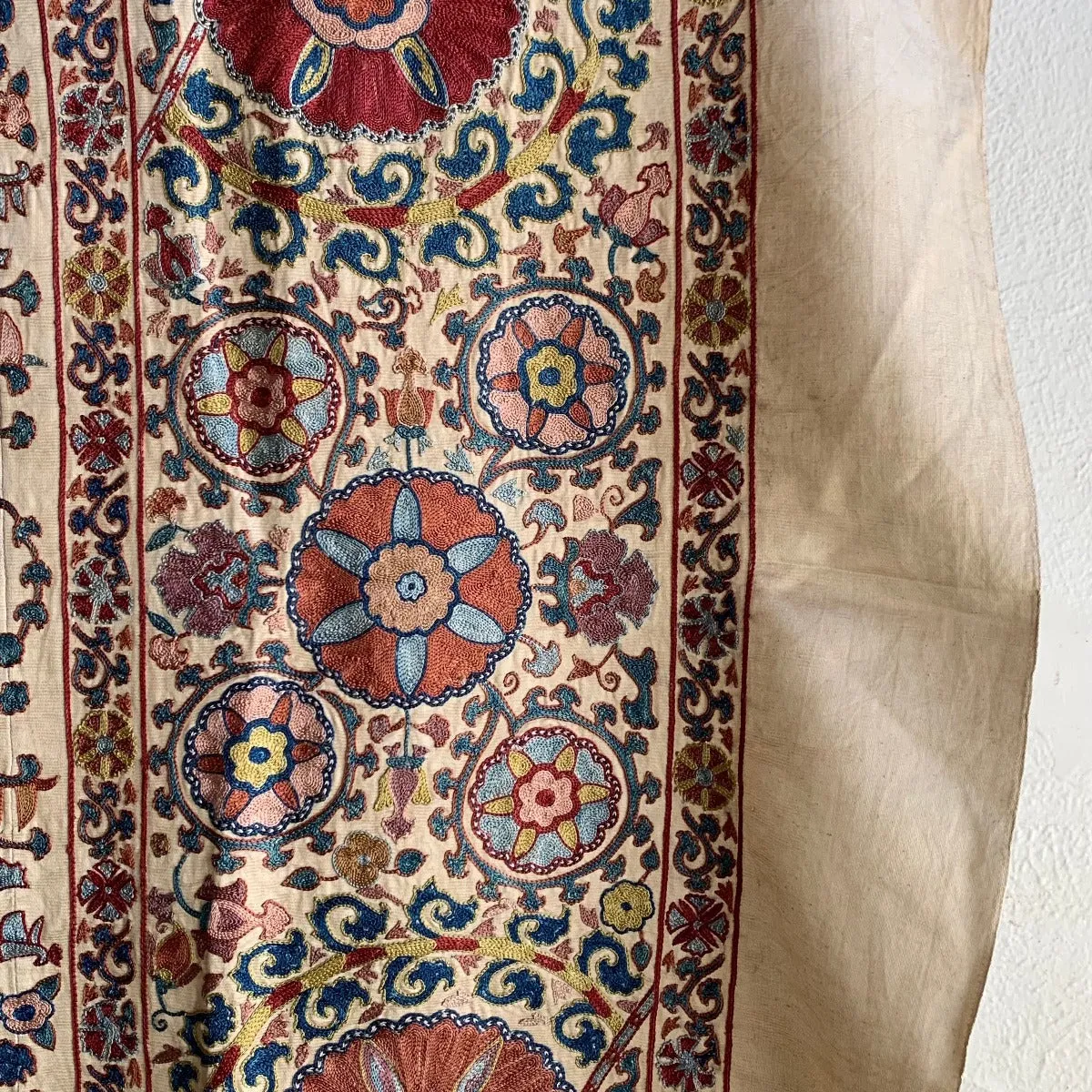 Hand Stitched Suzani (CSSU220622 | 61 x 61")