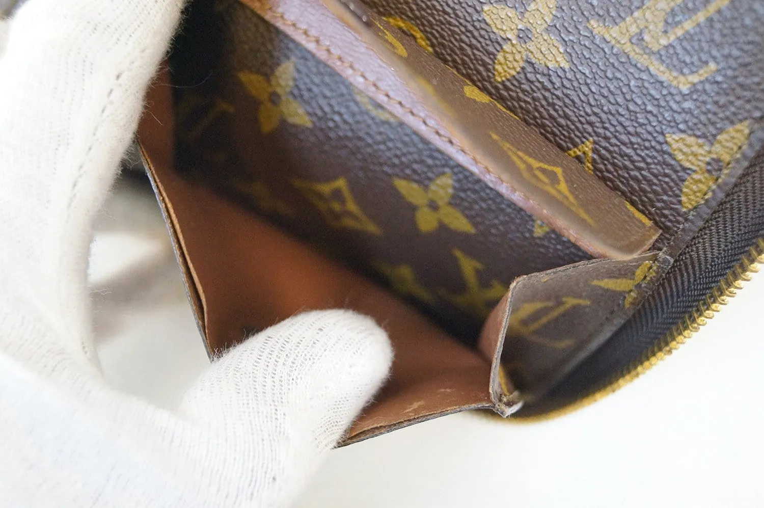 LOUIS VUITTON Monogram Escovedo Travel Case Long Wallet