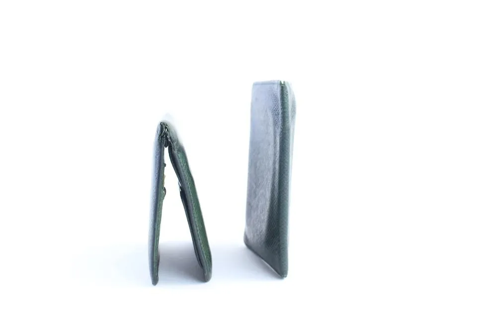 Louis Vuitton Taiga Wallet and Card Case Set 226904