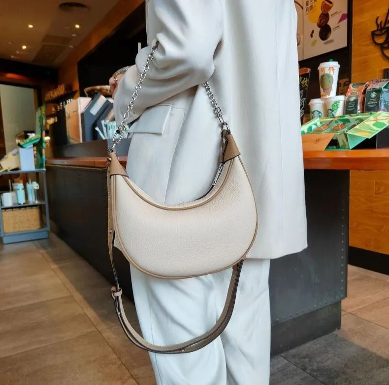 LuxeChain Genuine Leather Shoulder Bag – Effortlessly Chic, Uniquely You