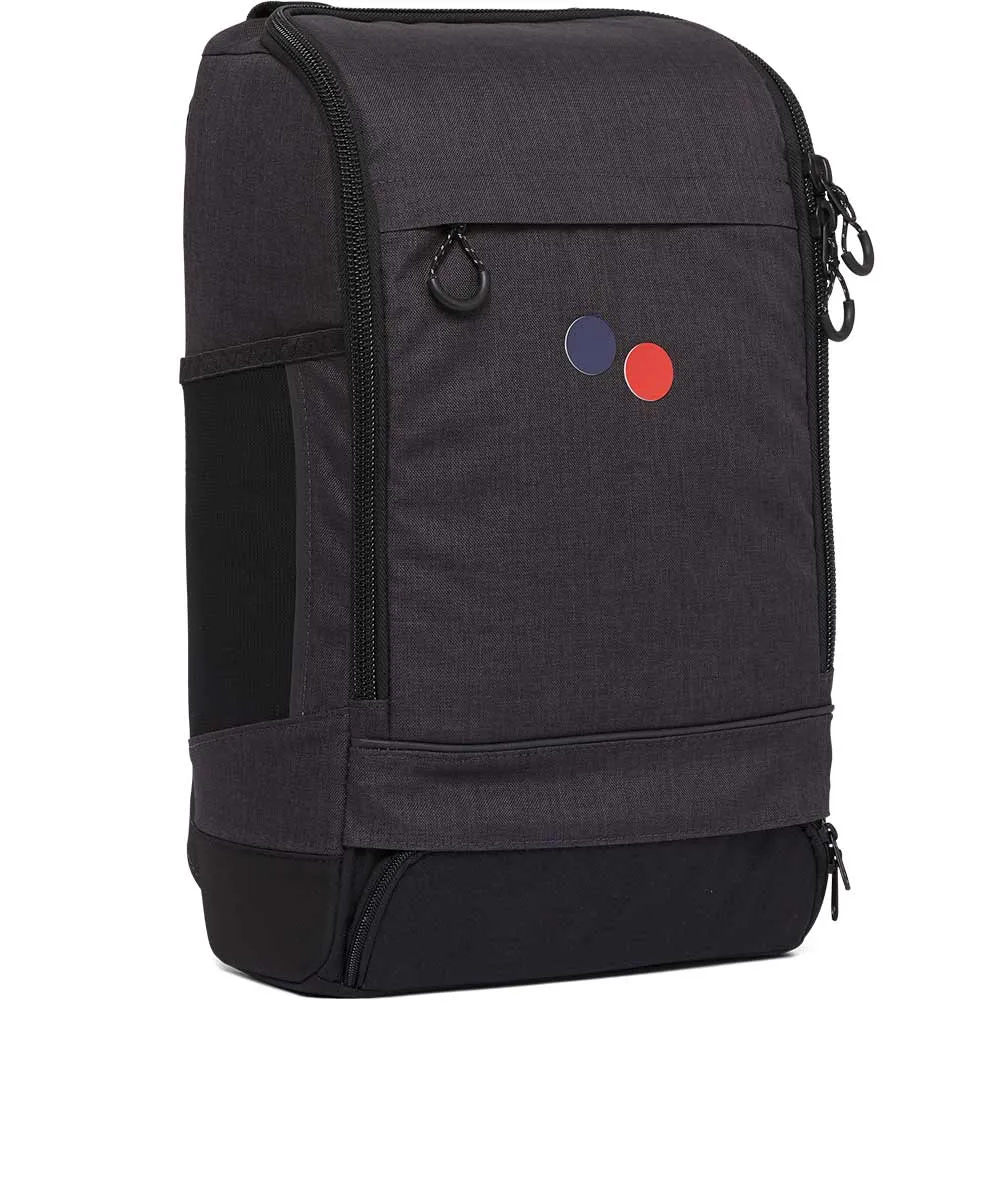 Pinqponq Cubik Medium Rucksack aus recycelten PET-Flaschen