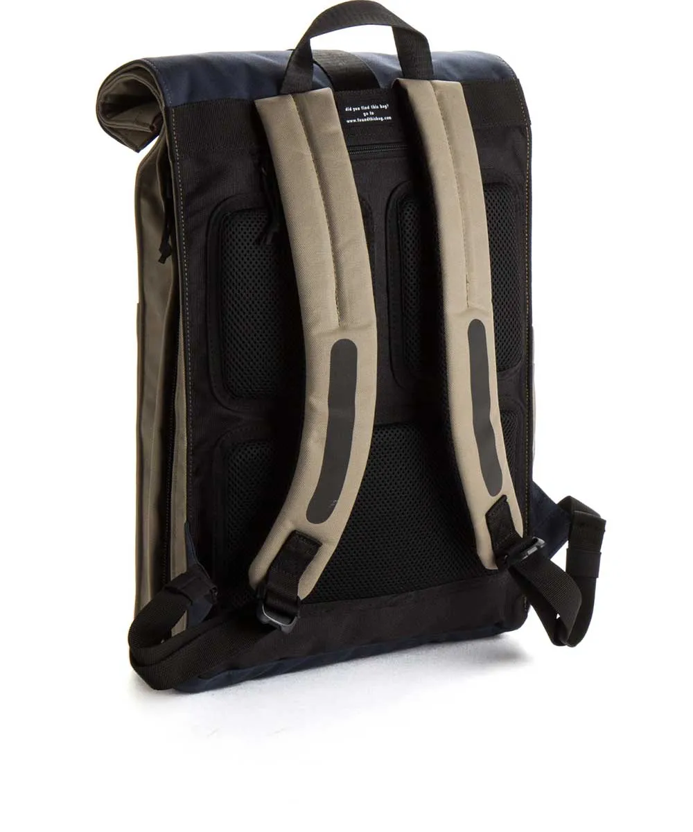 Property of Max reflektierender Rolltop-Rucksack
