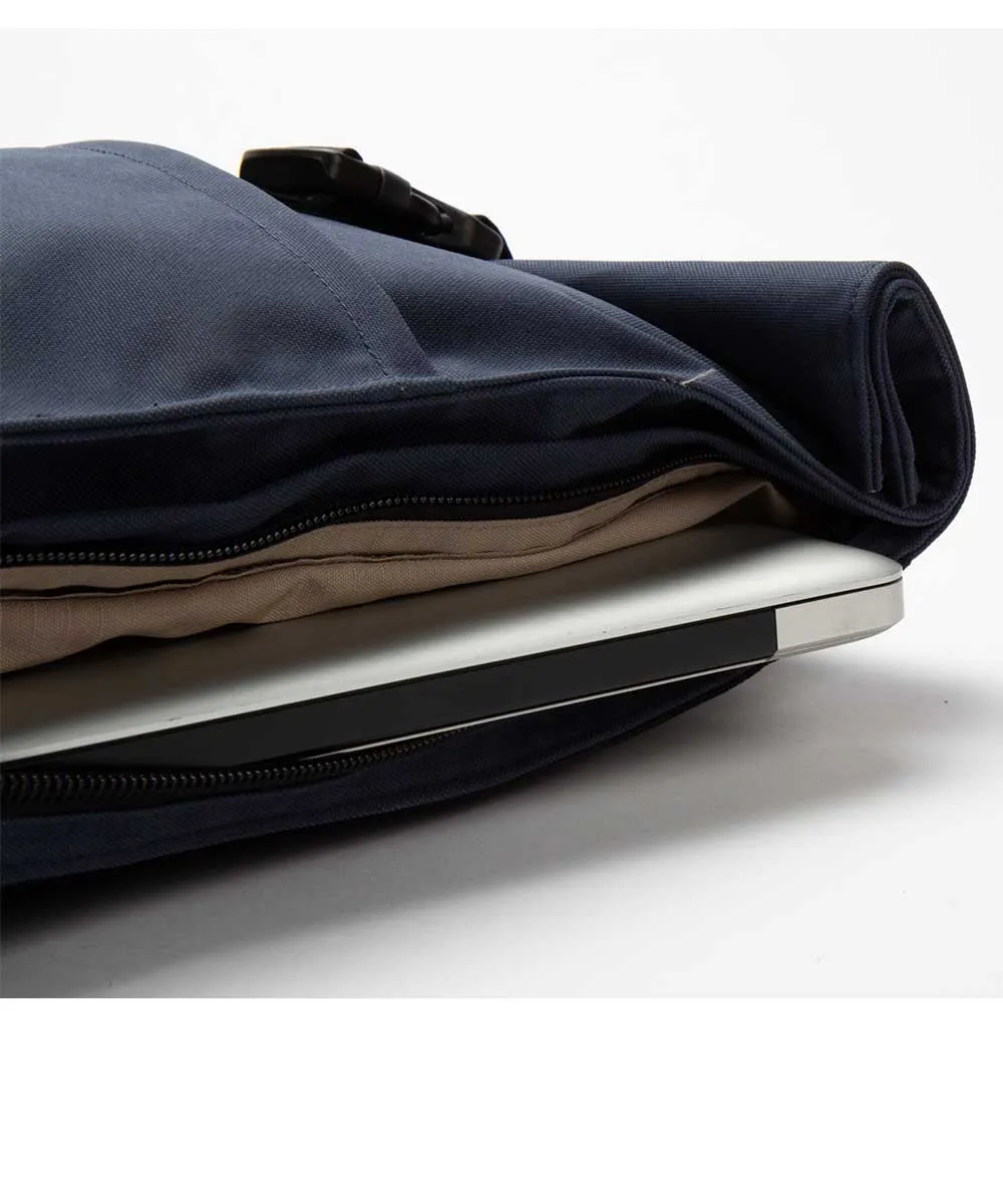 Property of Max reflektierender Rolltop-Rucksack