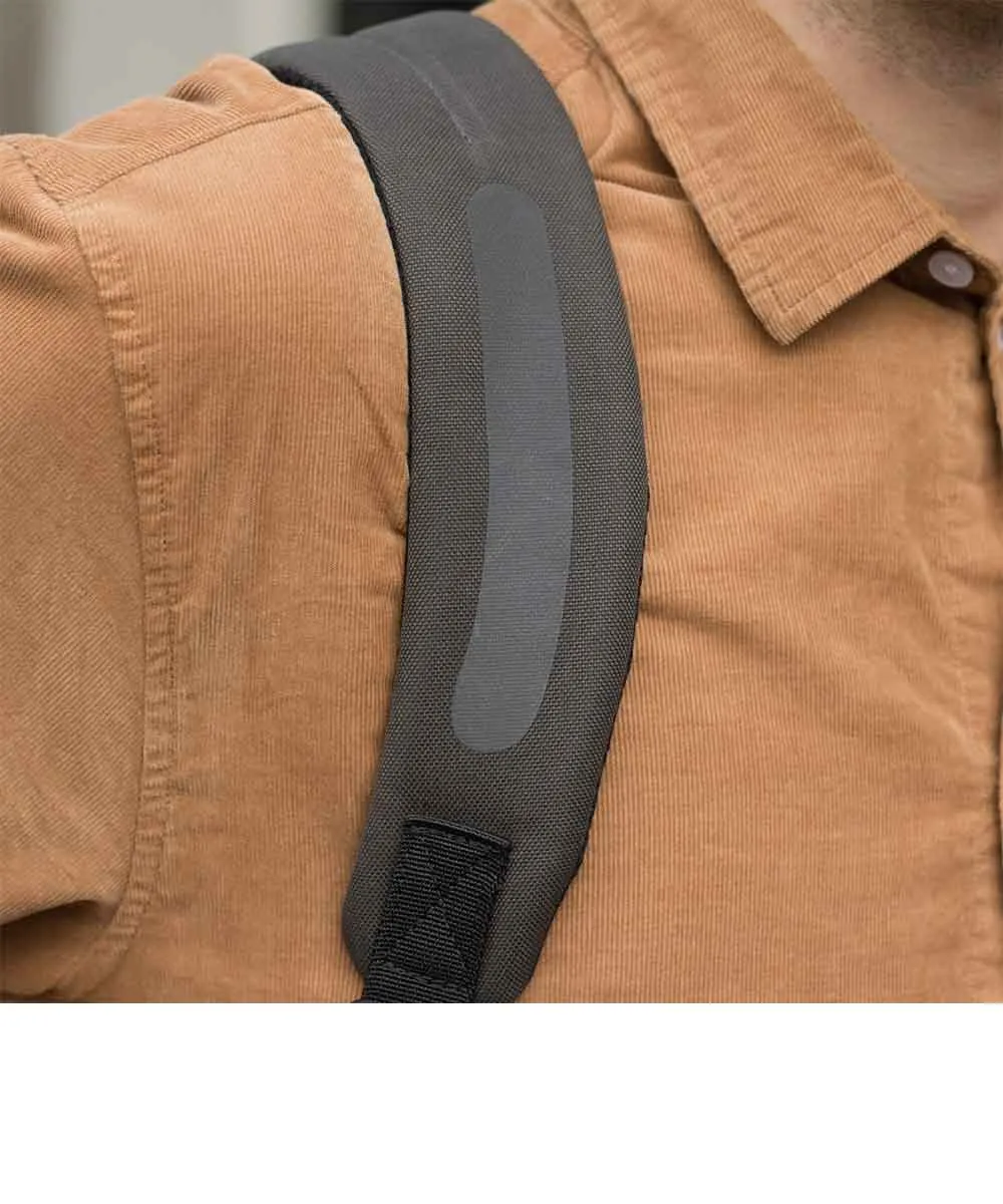 Property of Max reflektierender Rolltop-Rucksack