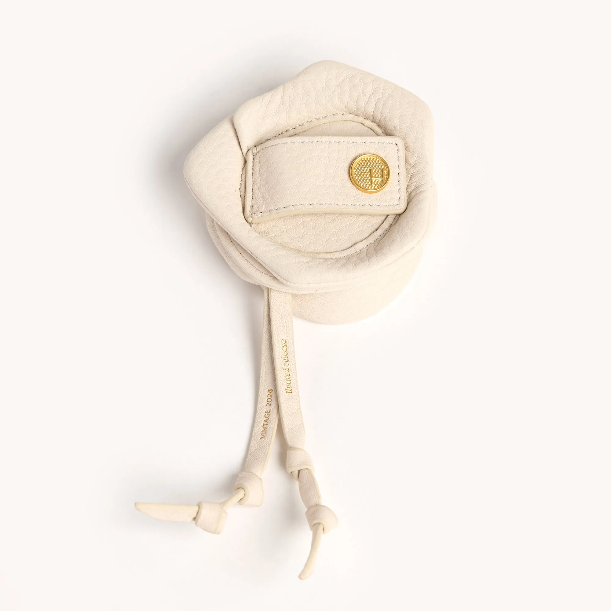 Vince Floral Charm | Calla Lily White/Brushed Gold
